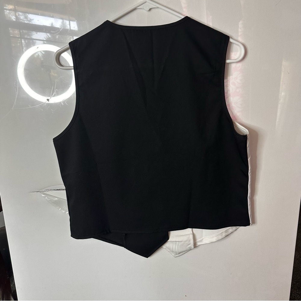 Black and White Women's Vest - Picture 4 of 4